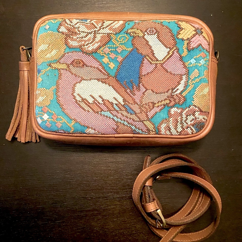 Handmade Leather / Huipil Guatemalan Crossbody Camera Bag - Lovebirds